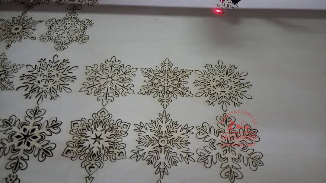 лазерная резка игрушек из фанеры