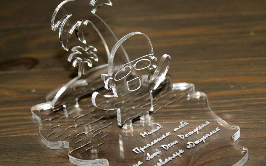 лазерная резка оргстекла